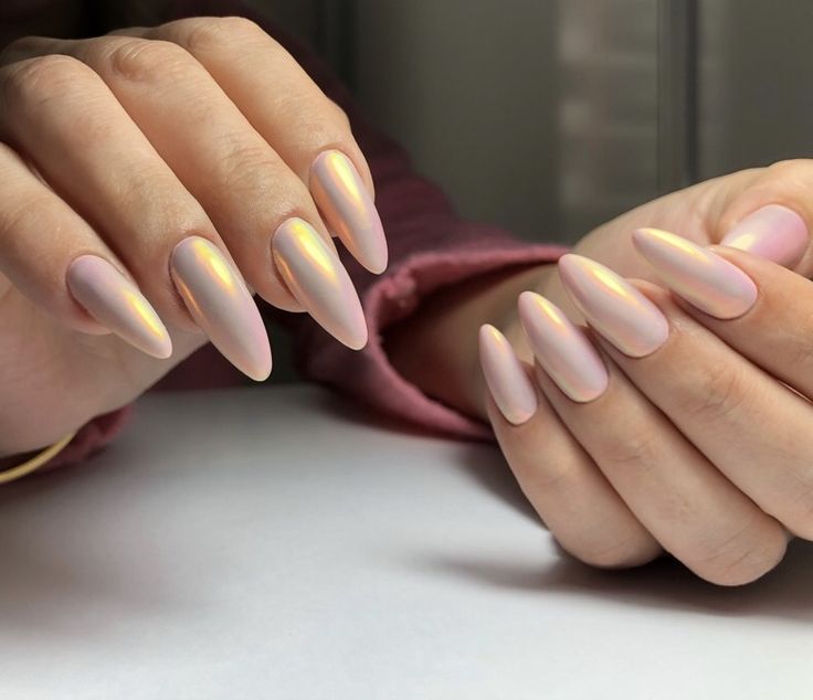 Spฤซdฤซgi, gari, gaiลกi rozฤ nagi.