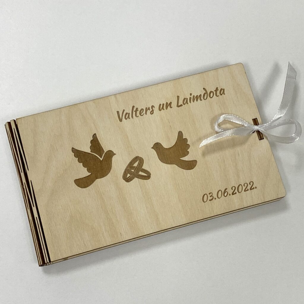 Koka naudas kaste jaunlaulātajiem