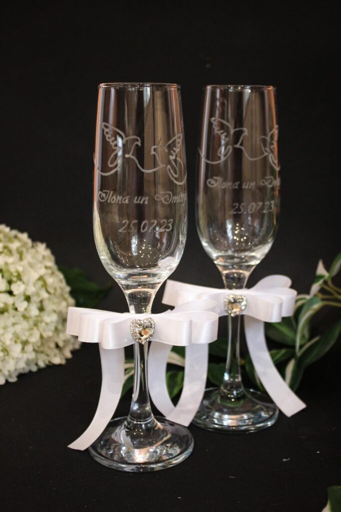 Šampanieša glāzēm kāzās