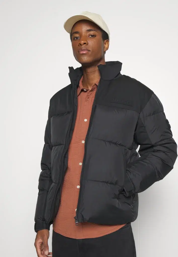 Tommy Hilfiger jaka melnā krāsā