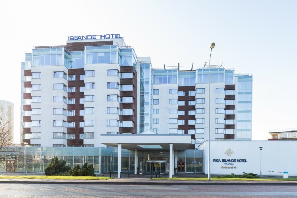 viesnīcas ēka