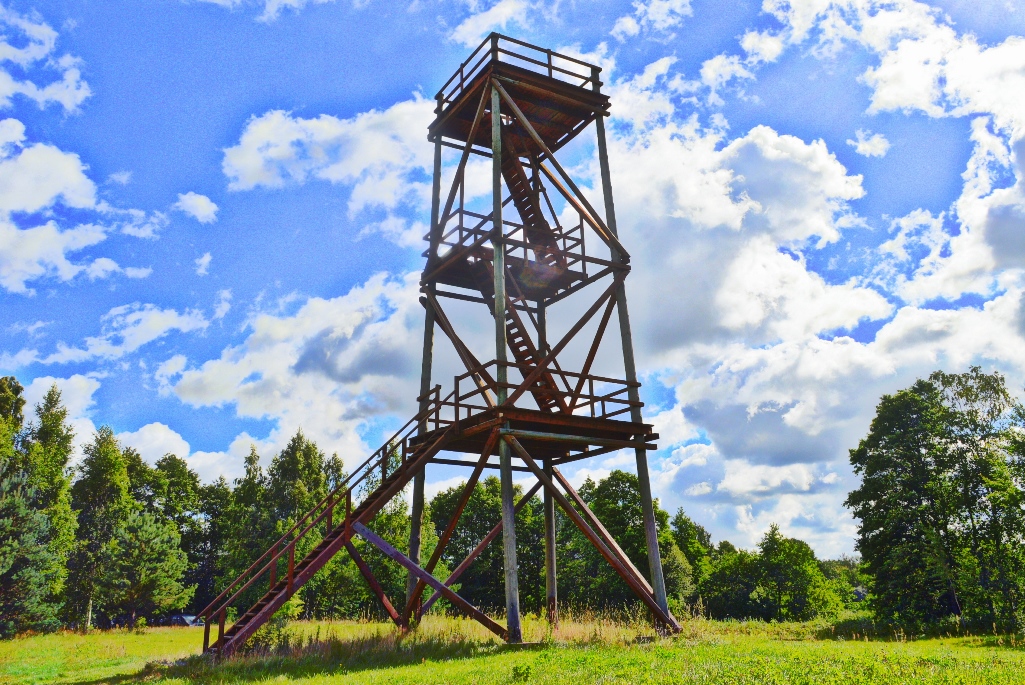 Ostravas putnu vērošanas tornis kalnā