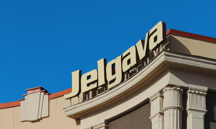 Jelgava zīme uz mājas