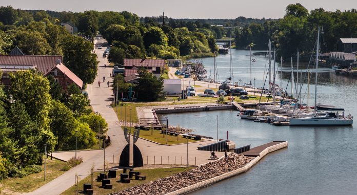 Skats uz Pāvilostas apkārtni un vietām, kur paēst Pāvilostā.