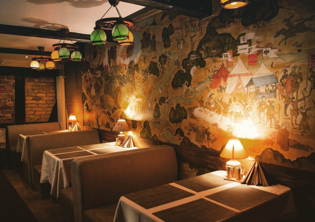 Omulīgs restorāns vecrīgā Zviedru vārti