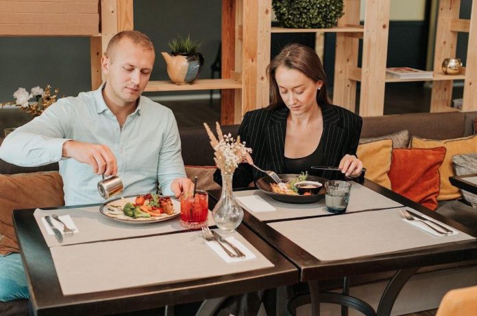 Eat&Chill kafējnīca, kur paēst Saldū.