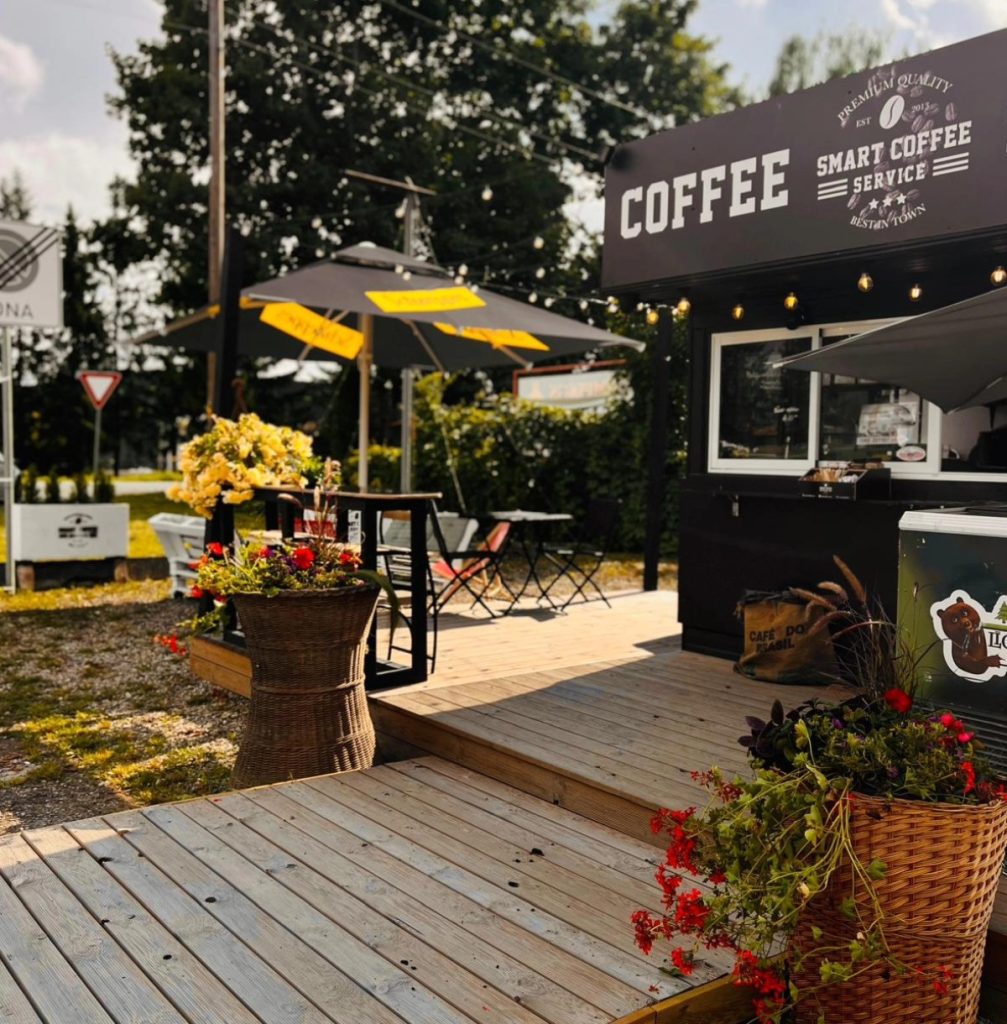 SmartCoffee Spot kafējnīcas terase Sigulda.