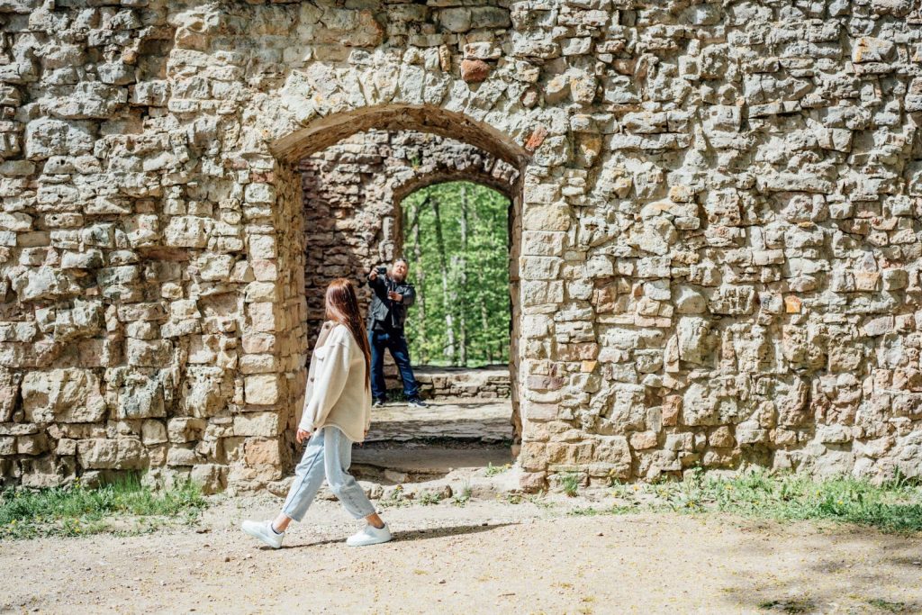 Lielvārdes parkā bruņinieku pils drupas