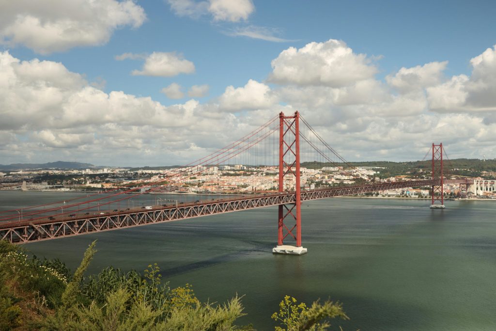 25 de Abril tilts pāri Težu upei Portugālē