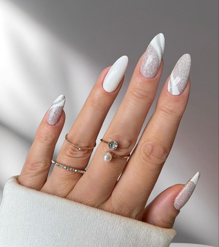 Balts un sudraba nagu dizains ziemai