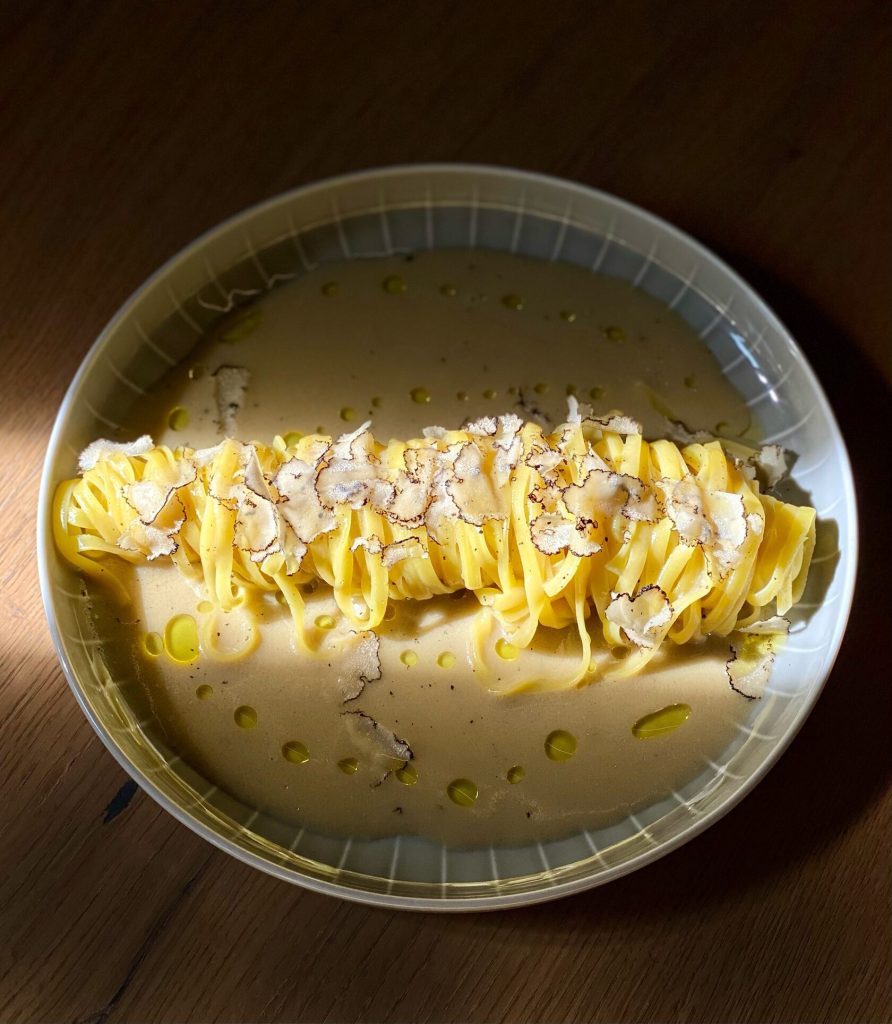 Pasta ar trifelēm restorānā Snatch