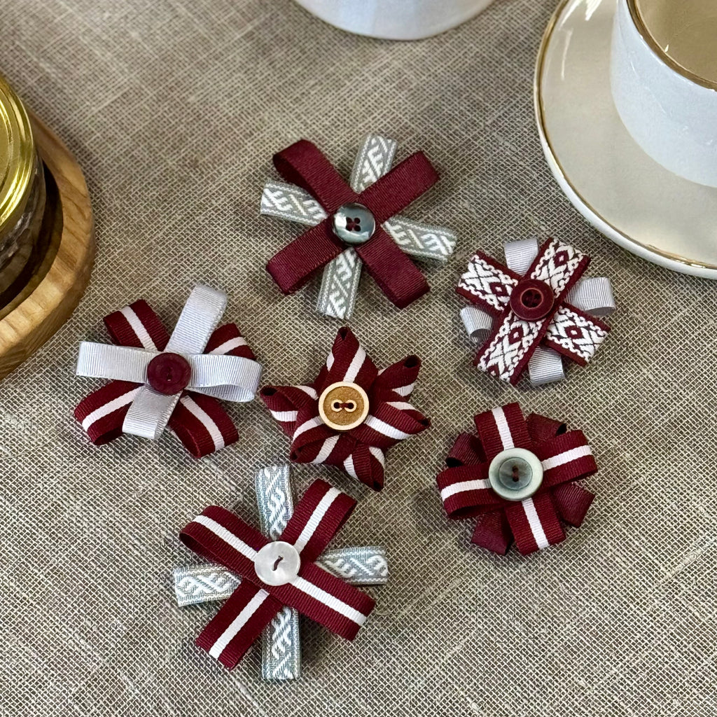 PIESPRAUDES - LATVIJA: Latvijas dzimšanas dienas dekori