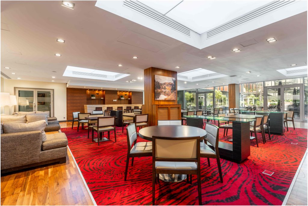 Restorāna CUT interjers piemajā stāvā