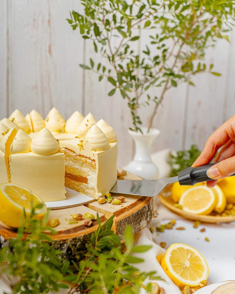 FIKA kafējnīcā mango-marakujas kūciņa