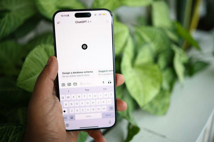 ChatGPT sākums atvērts telefonā