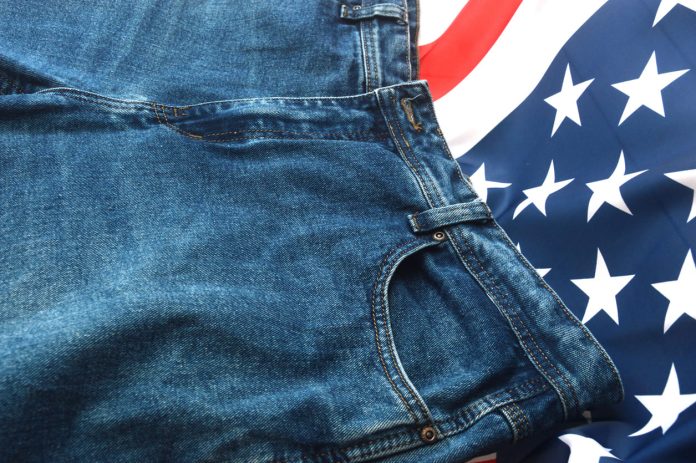 Džinsi uz amerikas karoga
