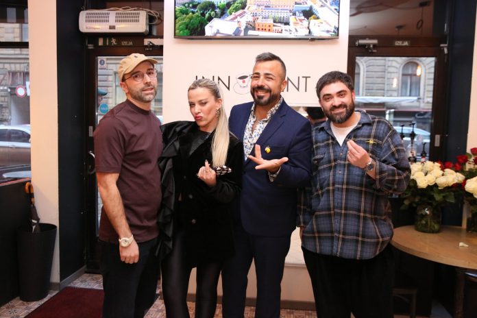 Kafejnīcas innocent atklāšana