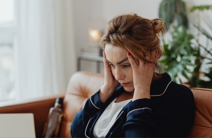 Sieviete sašutusi par kredītu