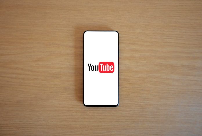 Youtube logo telefonā